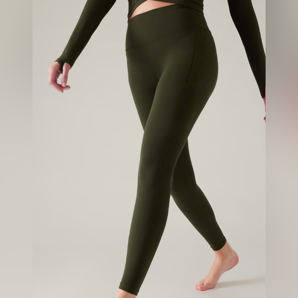 Athleta Transcend Stash Tight